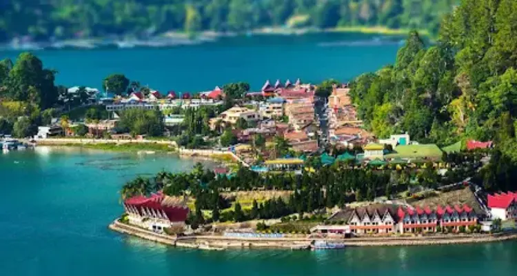 paket wisata danau toba denagan rental mobil medan