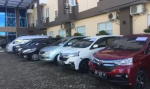 Rental Mobil Medan Lepas Kunci: Kelebihan dan Kekurangannya