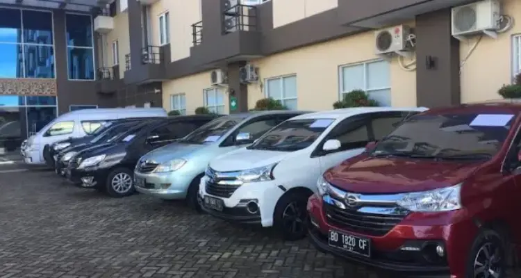 Rental Mobil Medan Lepas Kunci: Kelebihan dan Kekurangannya