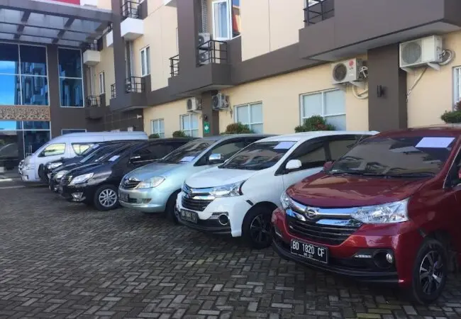 Rental Mobil Medan Lepas Kunci: Kelebihan dan Kekurangannya