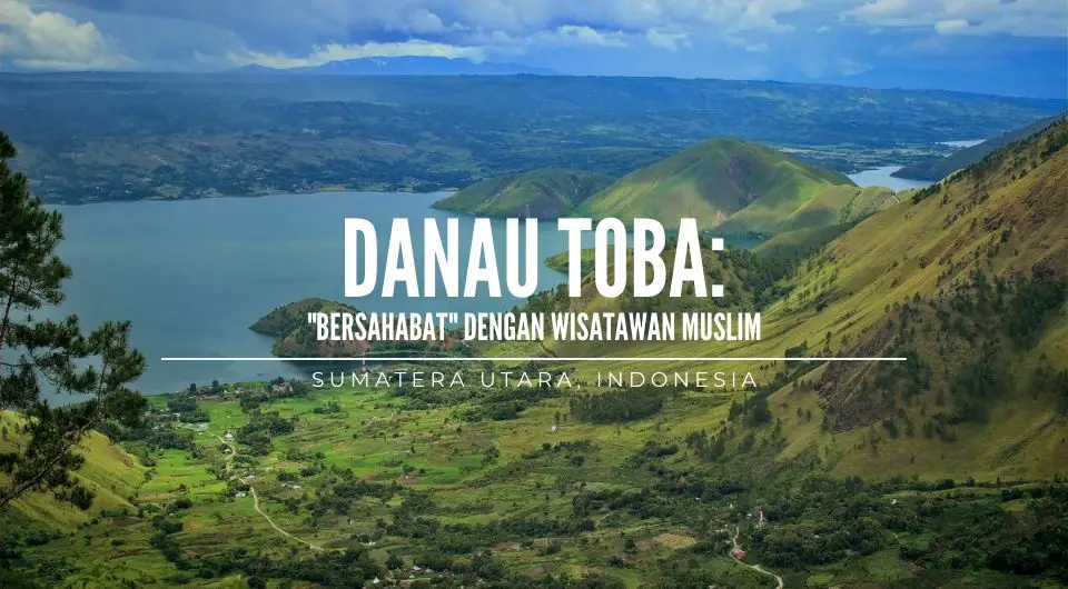 paket wisata danau toba: Pemandangan lanskap Danau Toba dari ketinggian.